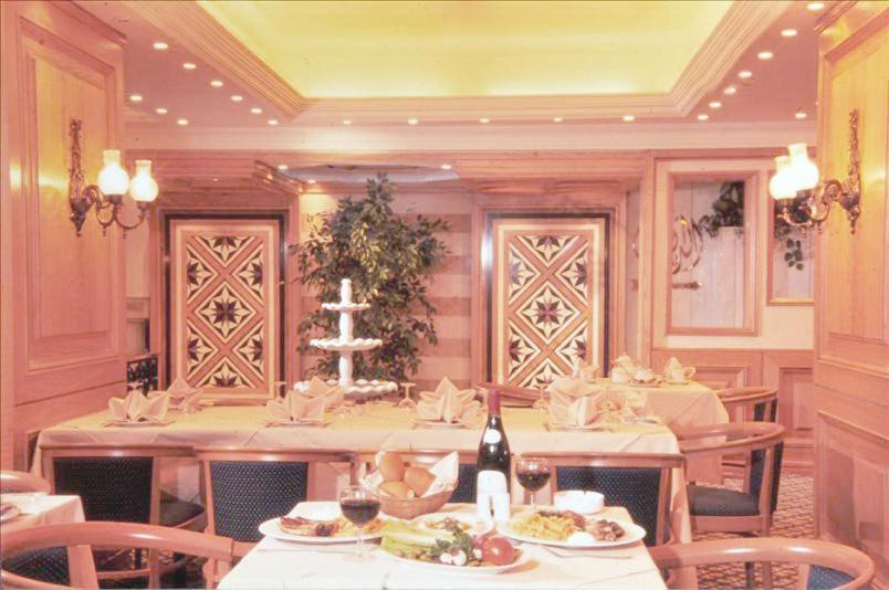 Grand Hotel Beirut Beirute Exterior foto