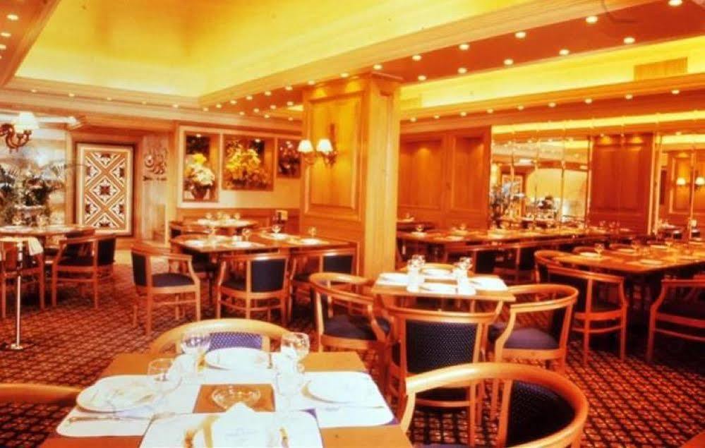 Grand Hotel Beirut Beirute Exterior foto